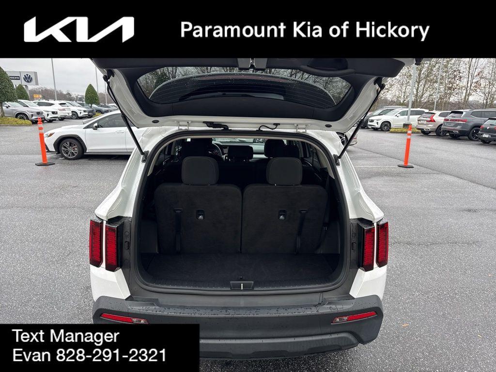 used 2023 Kia Sorento car, priced at $21,855