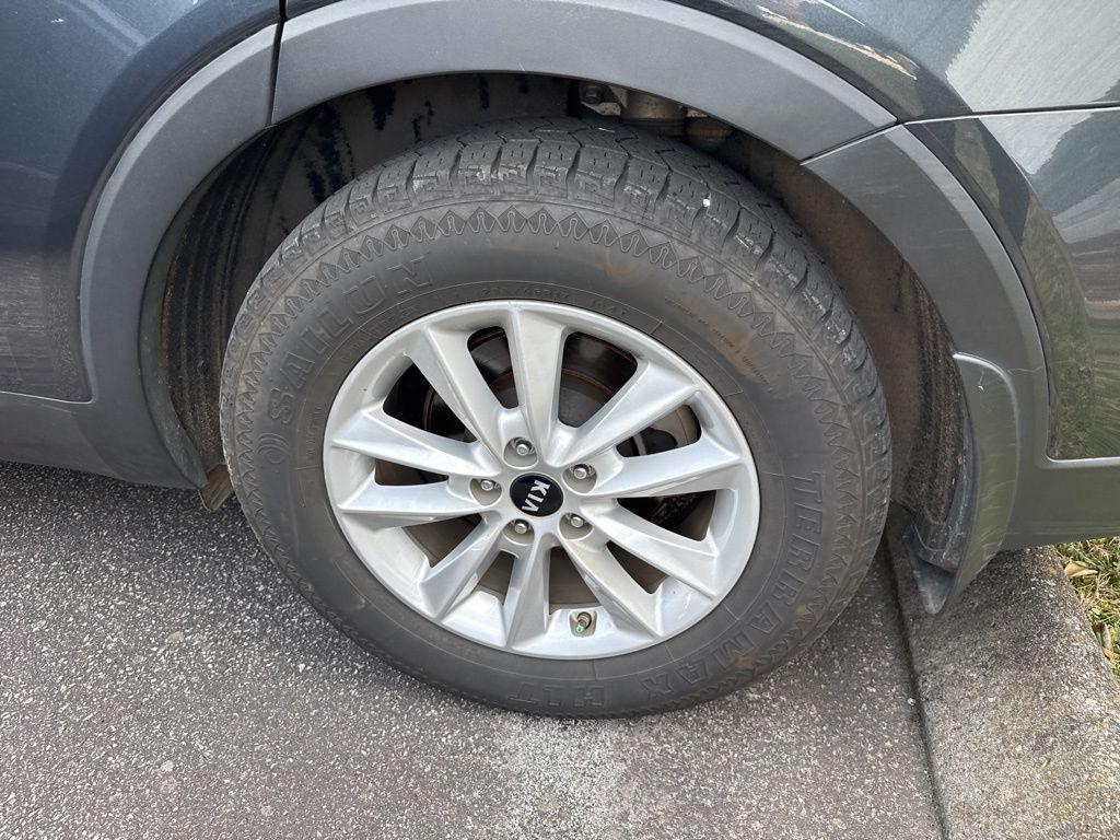 used 2020 Kia Sorento car, priced at $17,885