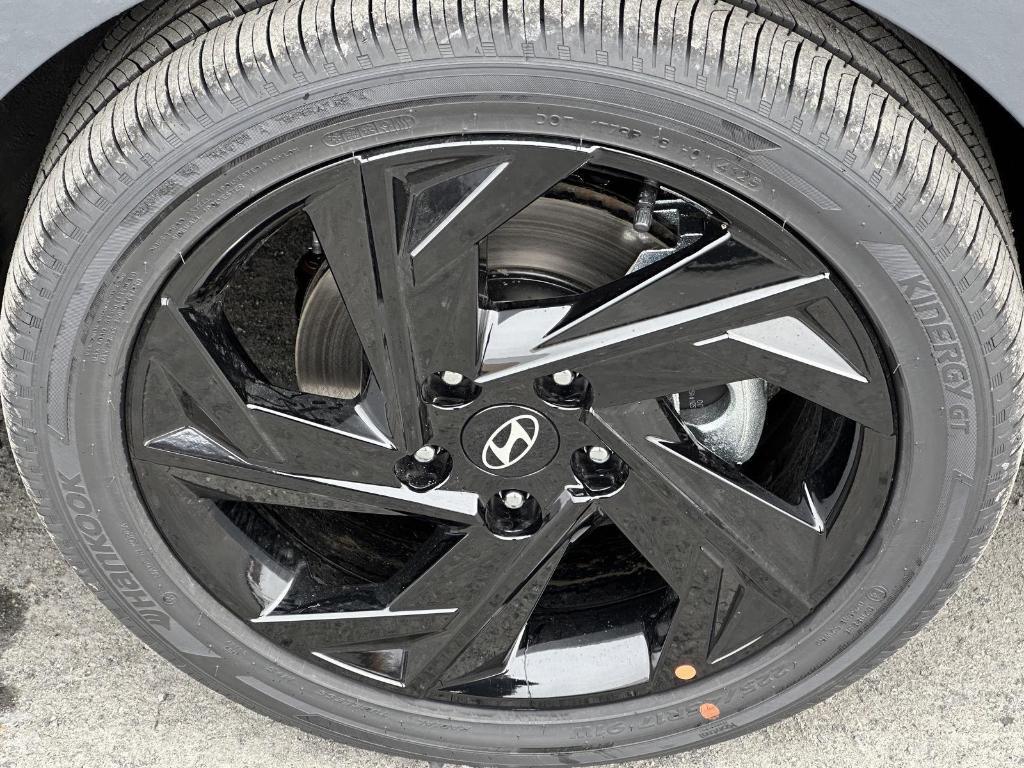 new 2026 Hyundai ELANTRA HEV car, priced at $27,810