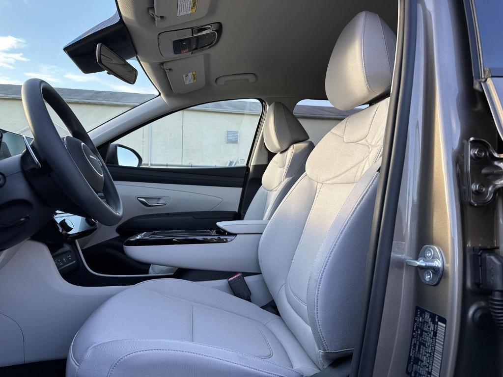 new 2026 Hyundai TUCSON Hybrid car, priced at $36,100