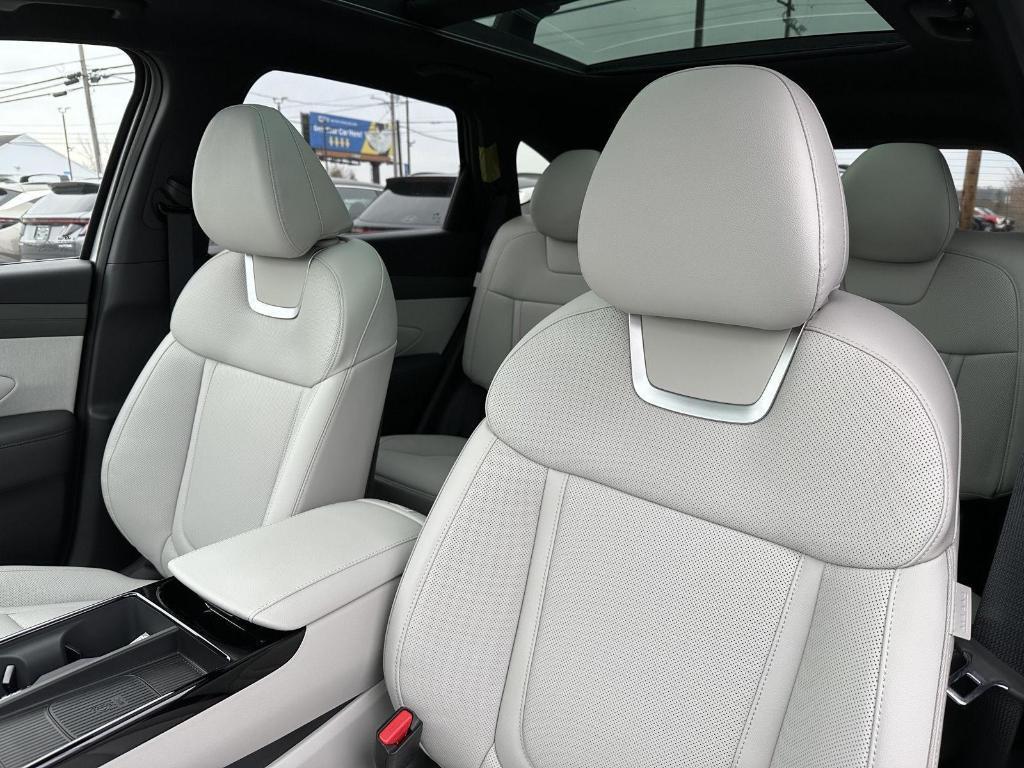 new 2026 Hyundai TUCSON Hybrid car, priced at $42,180