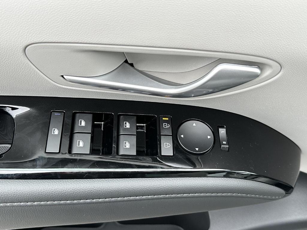 new 2026 Hyundai TUCSON Hybrid car, priced at $42,180