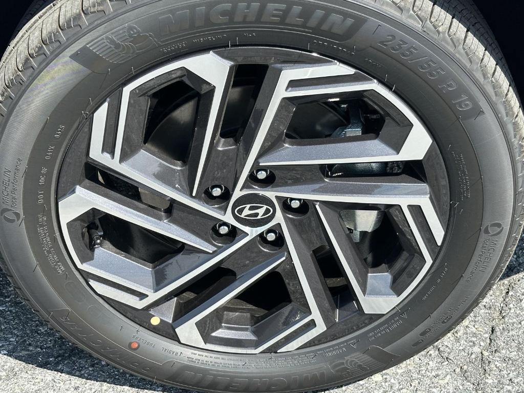 new 2026 Hyundai TUCSON Hybrid car, priced at $43,605