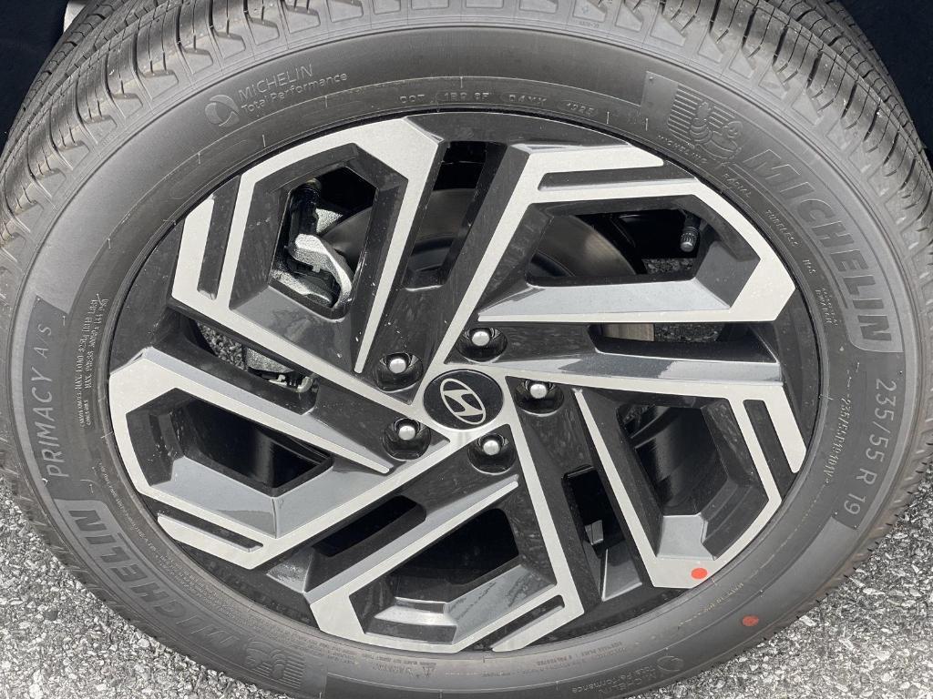 new 2025 Hyundai Tucson car, priced at $39,980