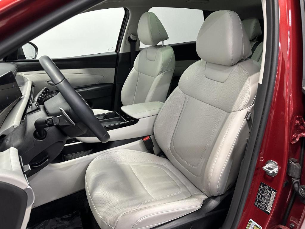 used 2025 Hyundai TUCSON Hybrid car, priced at $30,695