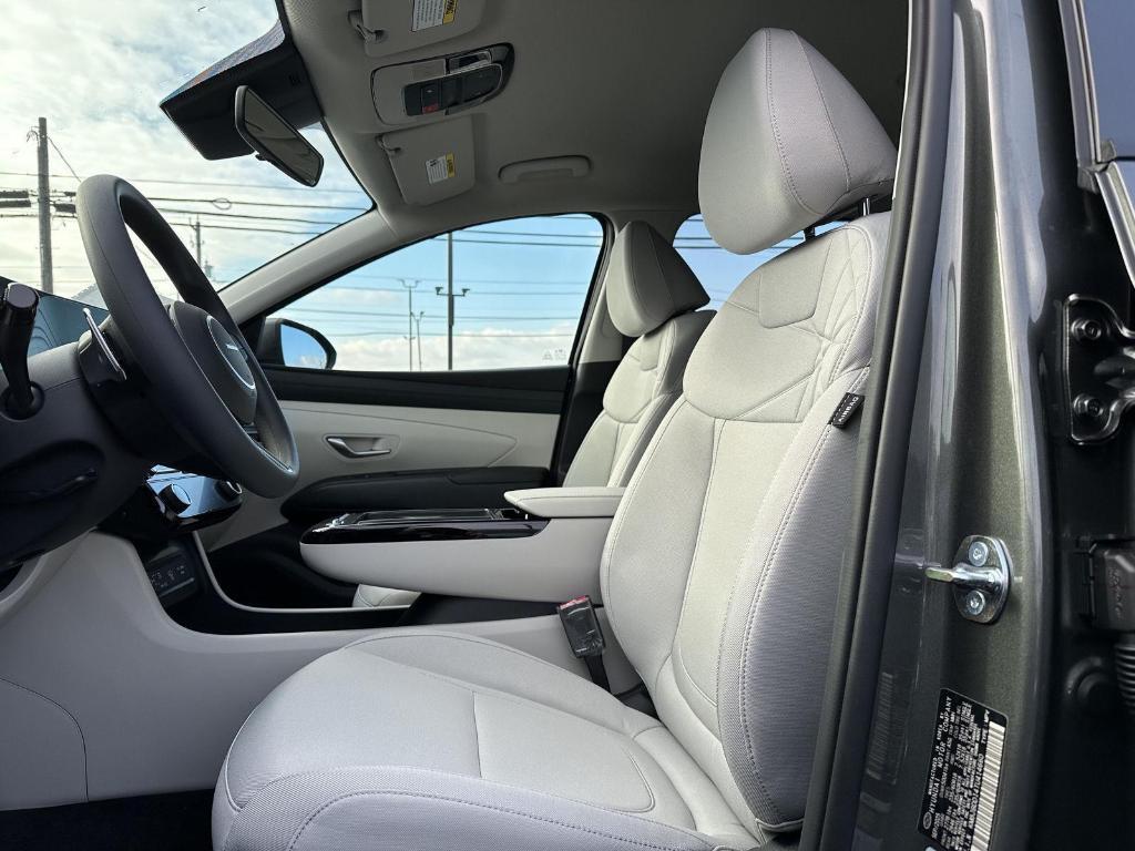 new 2026 Hyundai TUCSON Hybrid car, priced at $35,656