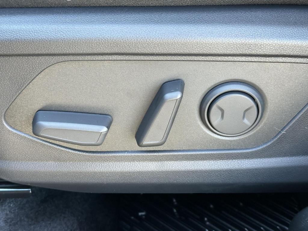 new 2026 Hyundai TUCSON Hybrid car, priced at $42,930