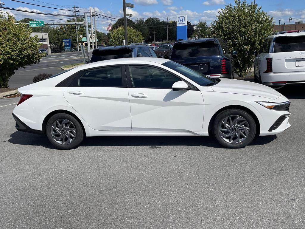 new 2026 Hyundai ELANTRA HEV car, priced at $26,360