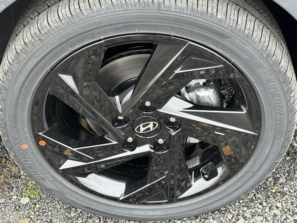 new 2026 Hyundai ELANTRA HEV car, priced at $27,825