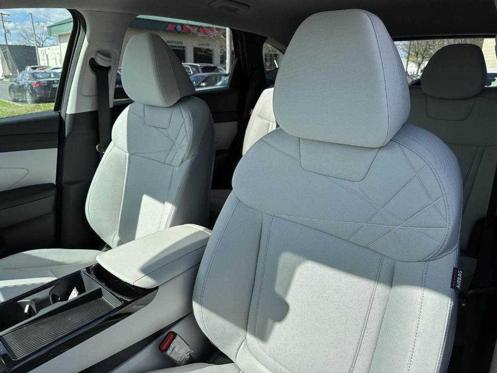new 2026 Hyundai TUCSON Hybrid car, priced at $36,175