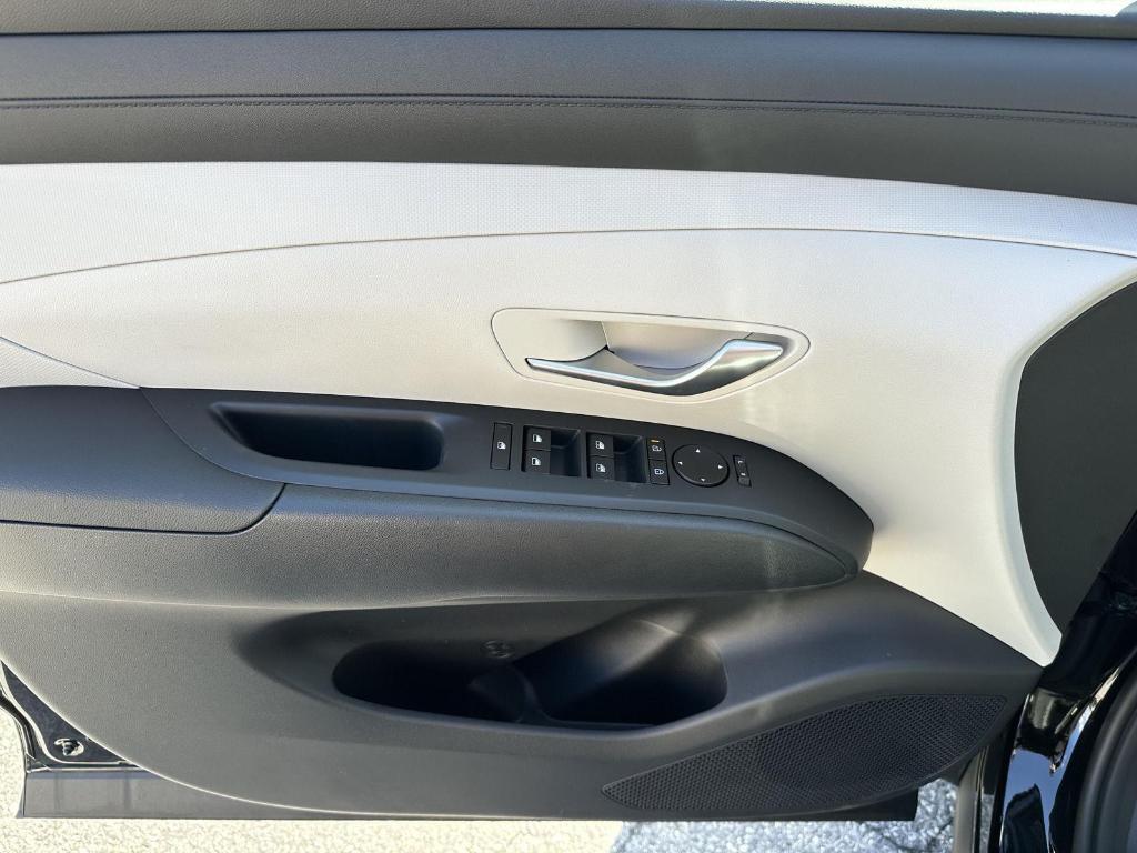 new 2026 Hyundai TUCSON Hybrid car, priced at $36,175