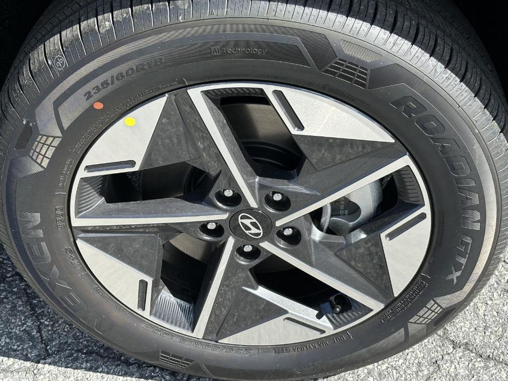 new 2026 Hyundai TUCSON Hybrid car, priced at $36,175