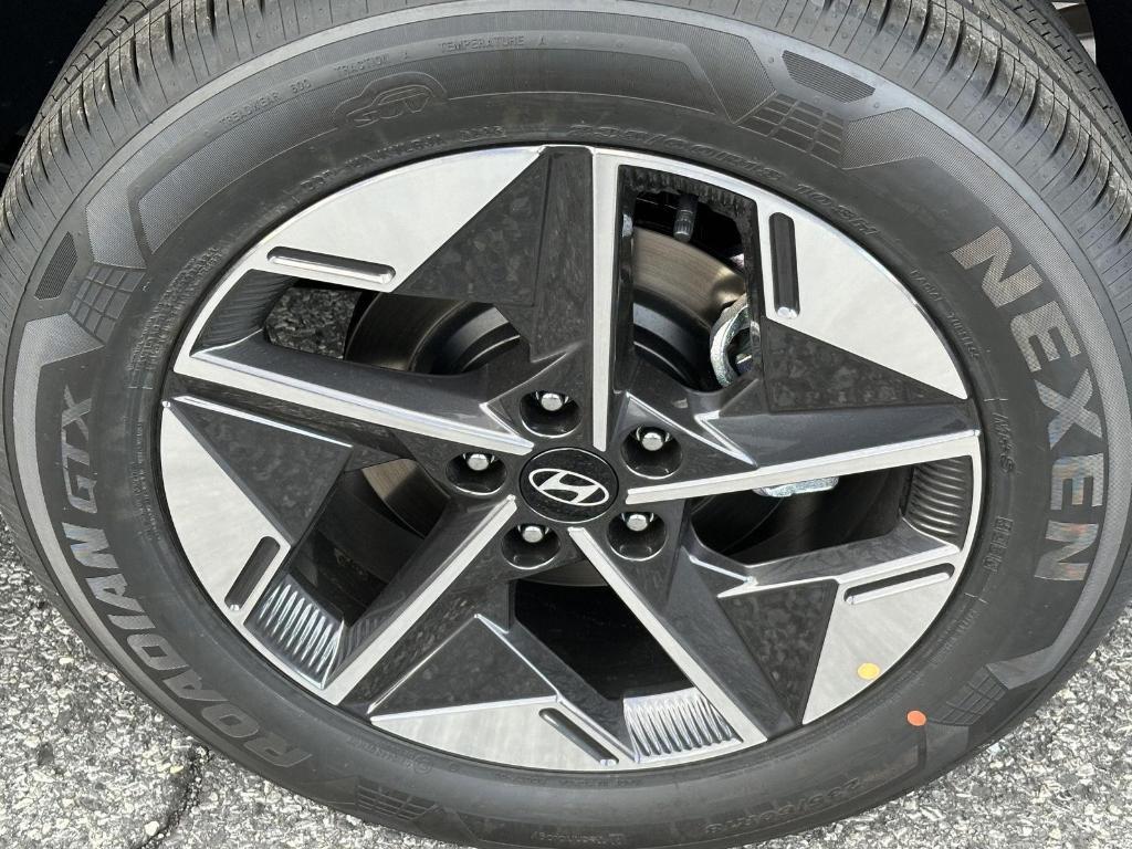 new 2026 Hyundai TUCSON Hybrid car, priced at $34,305