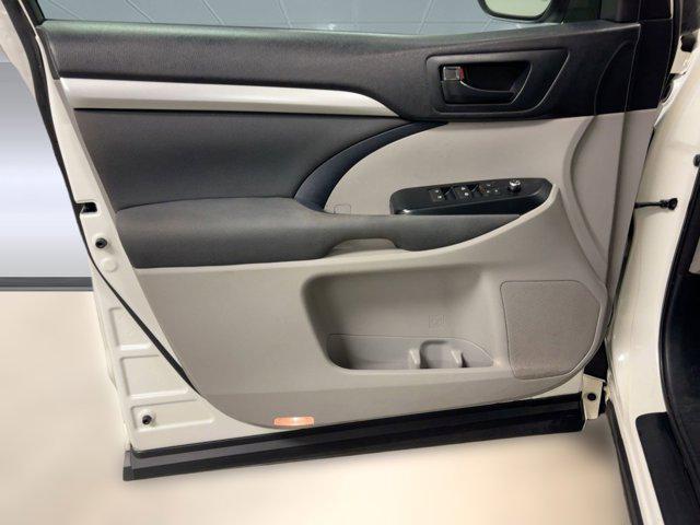 used 2015 Toyota Highlander car, priced at $8,999