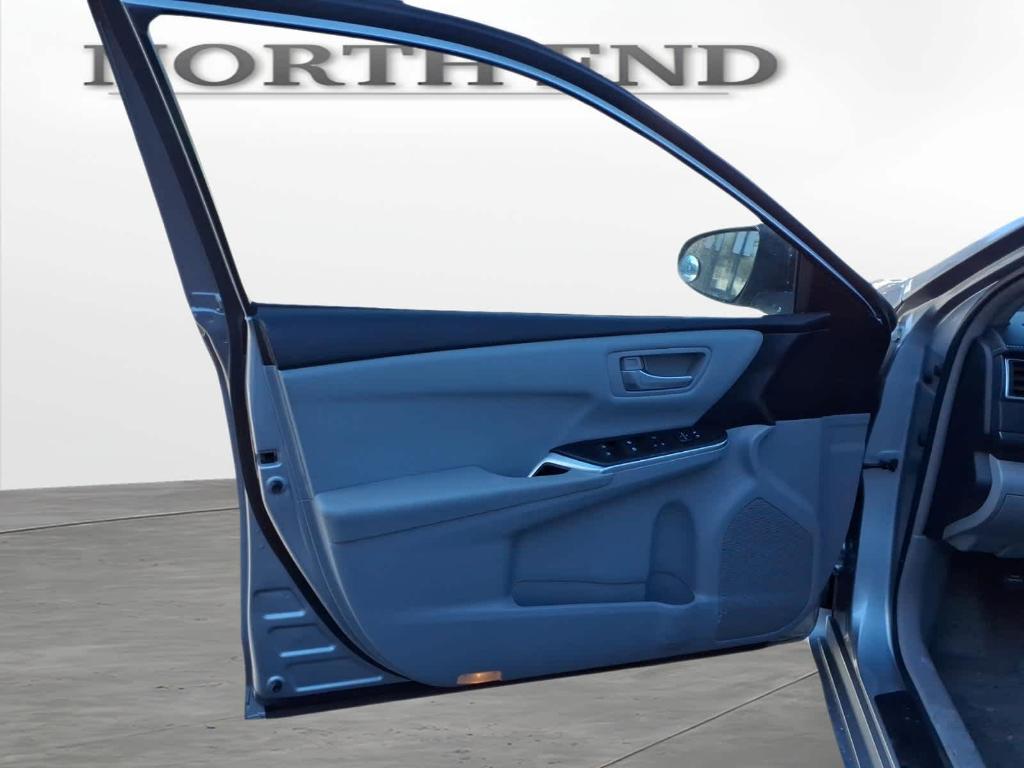 used 2016 Toyota Camry Hybrid car, priced at $13,987