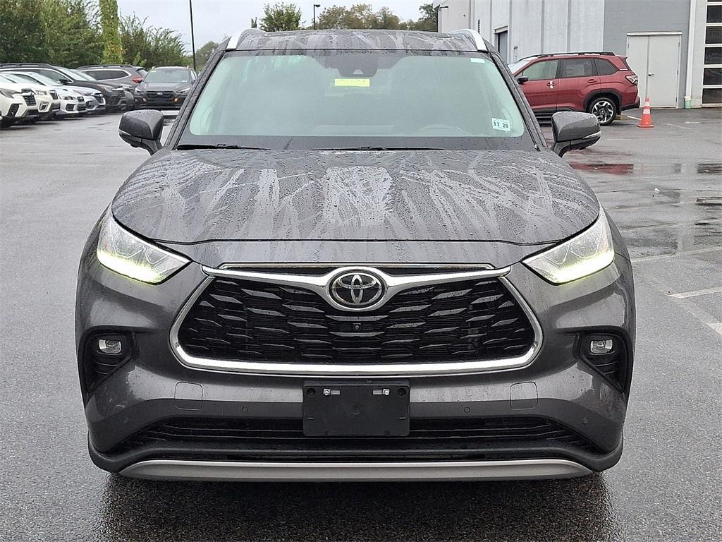 used 2023 Toyota Highlander car, priced at $41,500