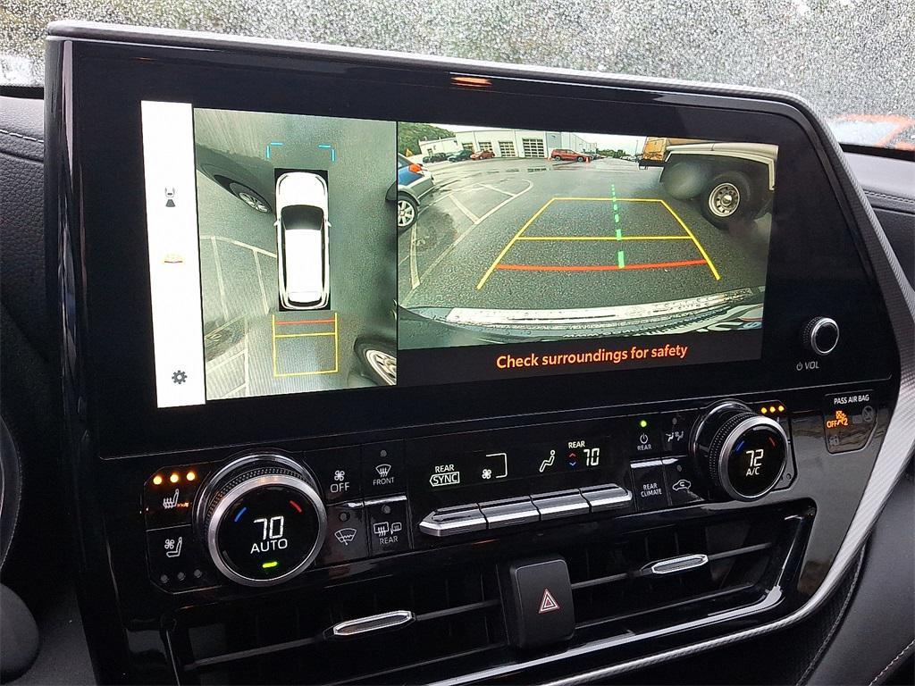 used 2023 Toyota Highlander car, priced at $41,500