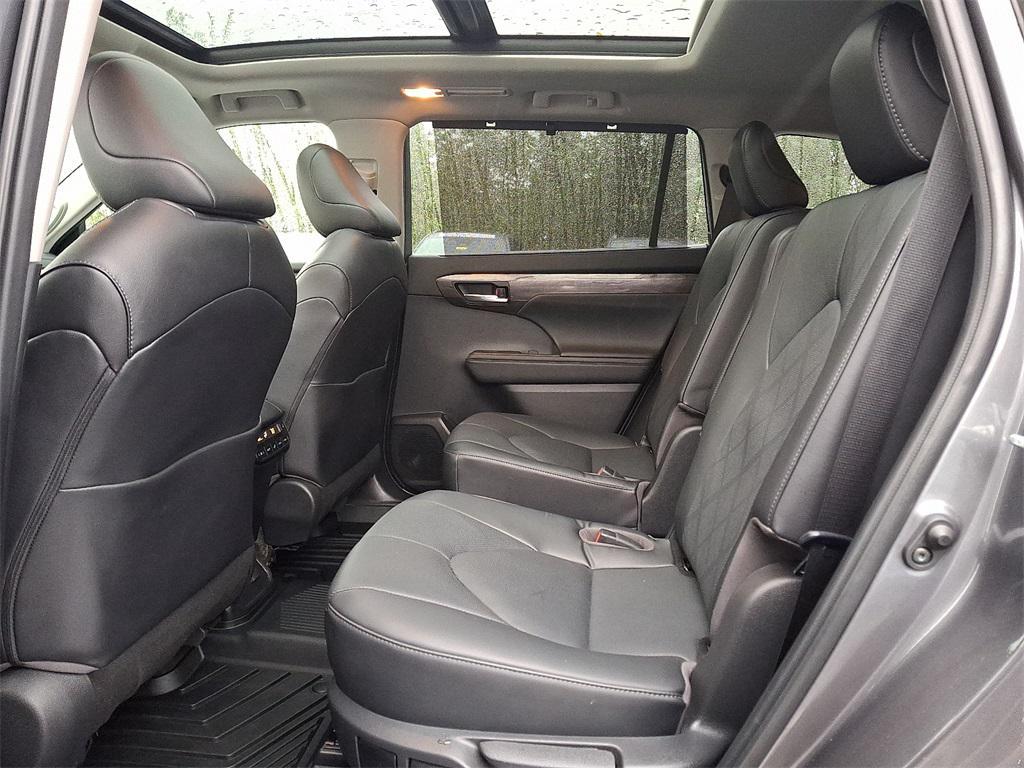 used 2023 Toyota Highlander car, priced at $41,500
