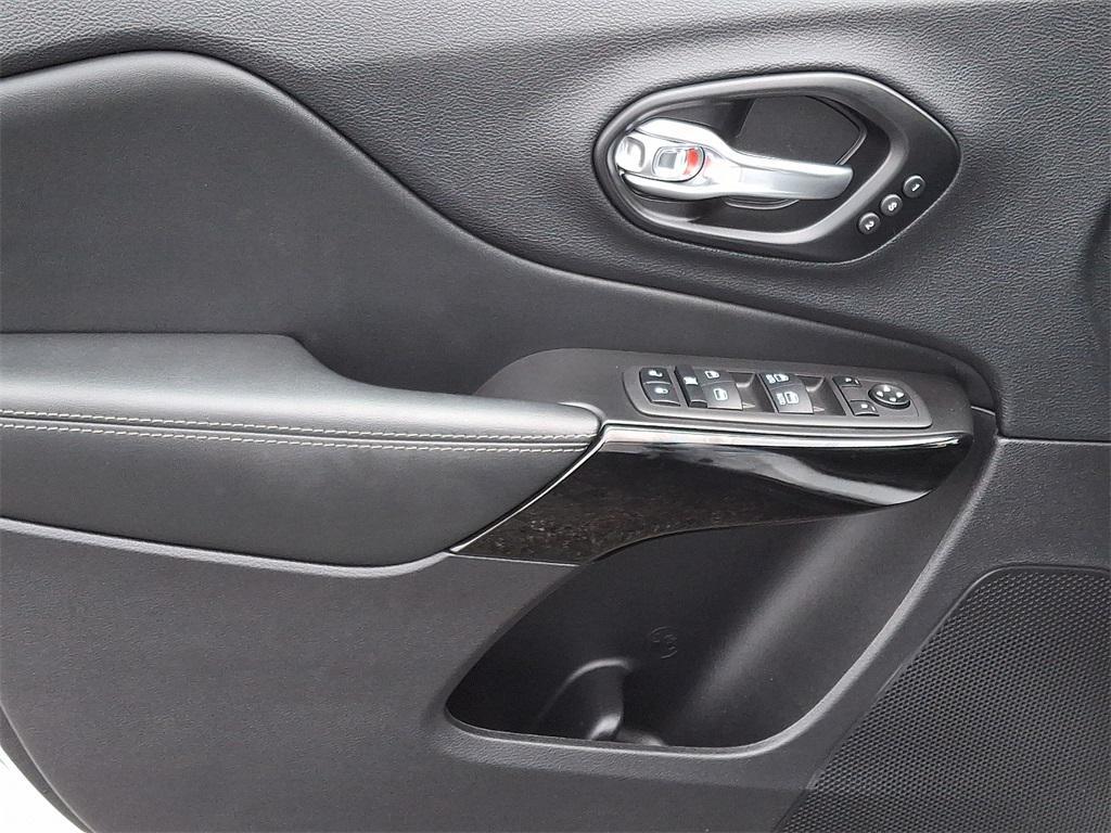 used 2023 Jeep Cherokee car, priced at $23,250