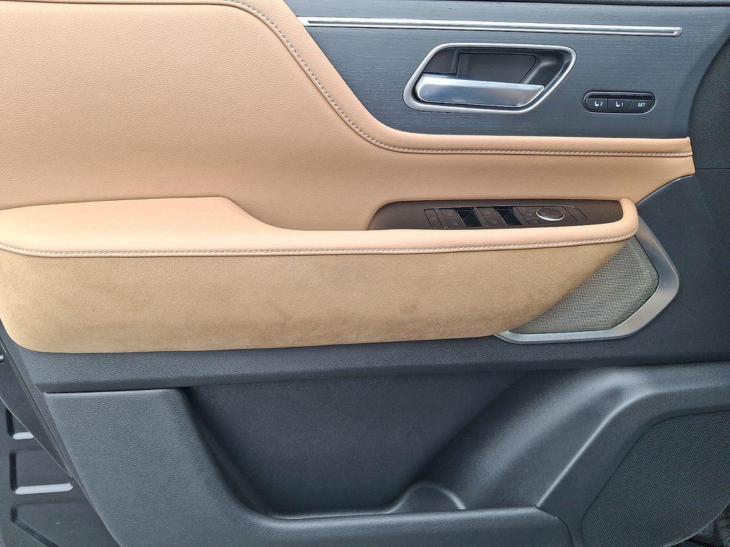 used 2025 INFINITI QX80 car, priced at $77,250