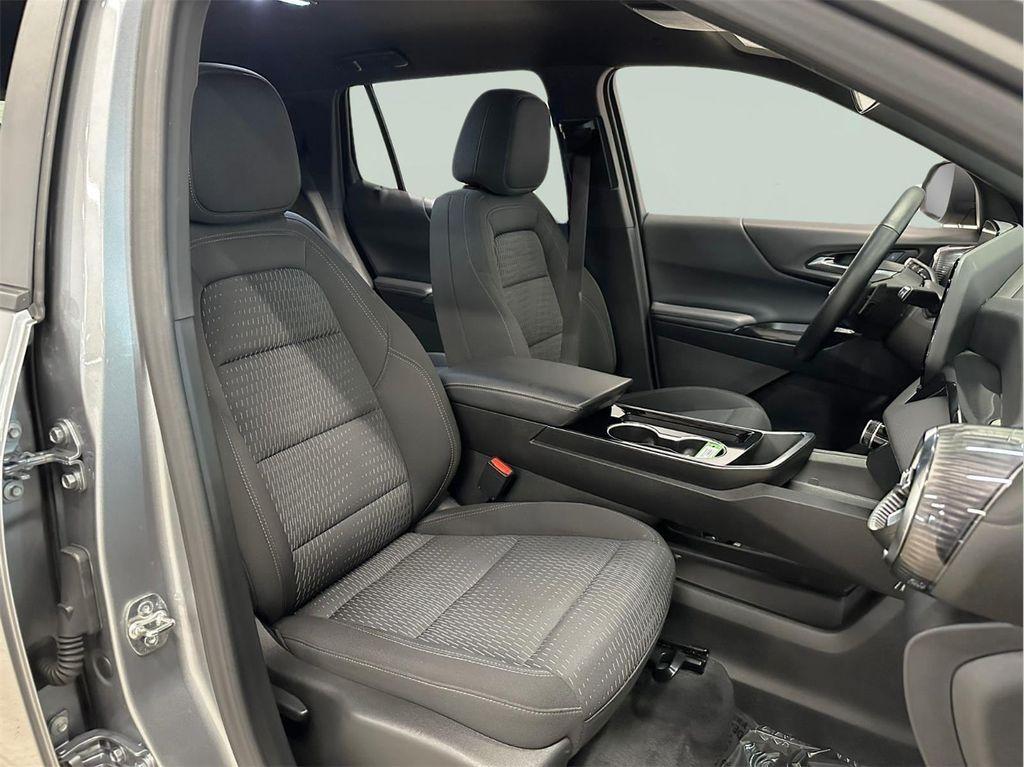 used 2025 Chevrolet Equinox car, priced at $27,000