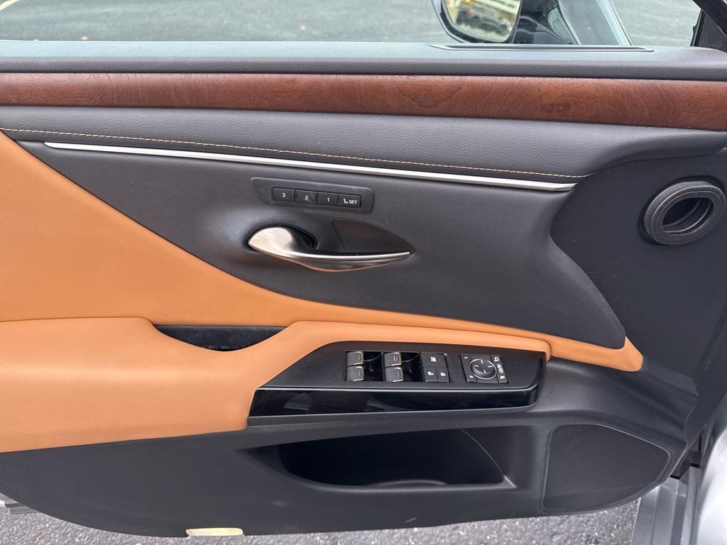 used 2023 Lexus ES 350 car, priced at $35,924