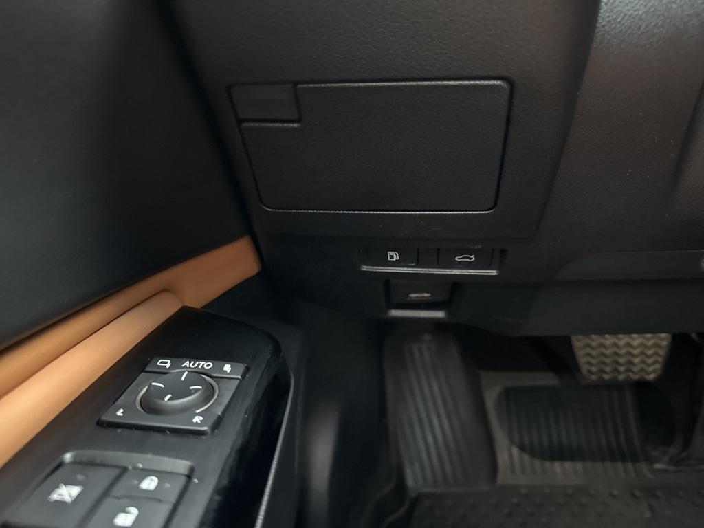 used 2023 Lexus ES 350 car, priced at $35,924