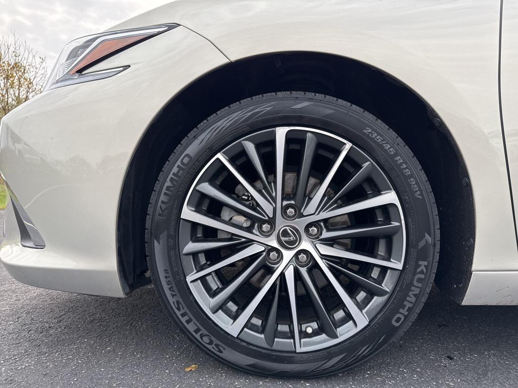 used 2024 Lexus ES 350 car, priced at $36,931