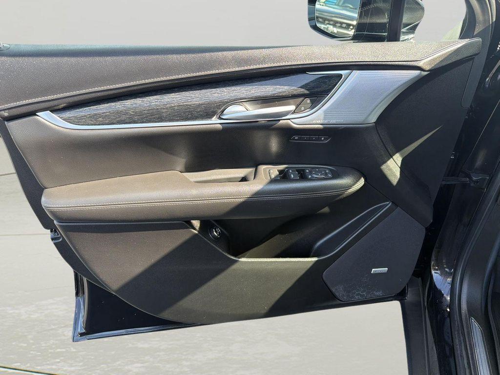 used 2023 Cadillac XT5 car, priced at $29,650