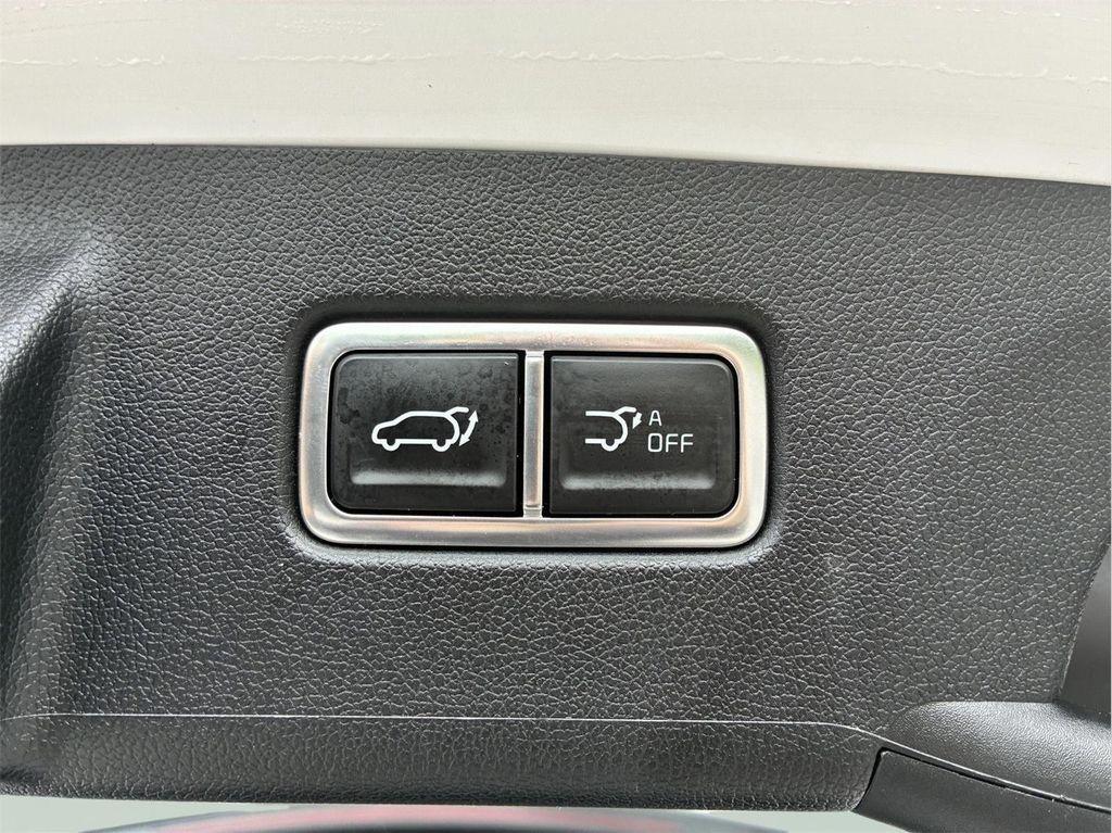 used 2025 Kia Sorento car, priced at $36,702