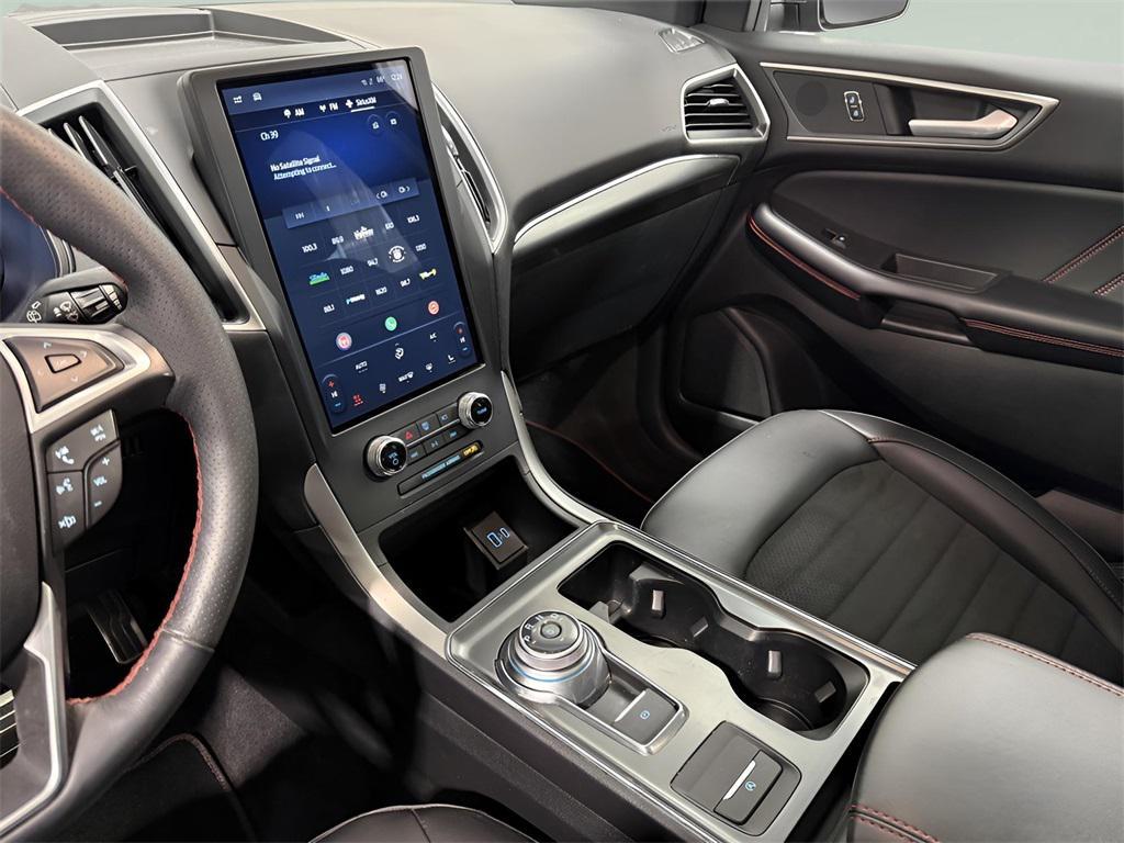 used 2024 Ford Edge car, priced at $35,300