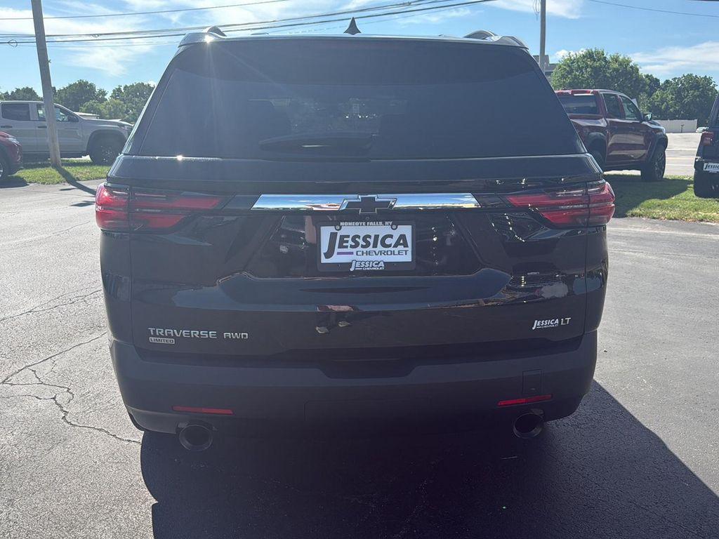 used 2024 Chevrolet Traverse car, priced at $34,850
