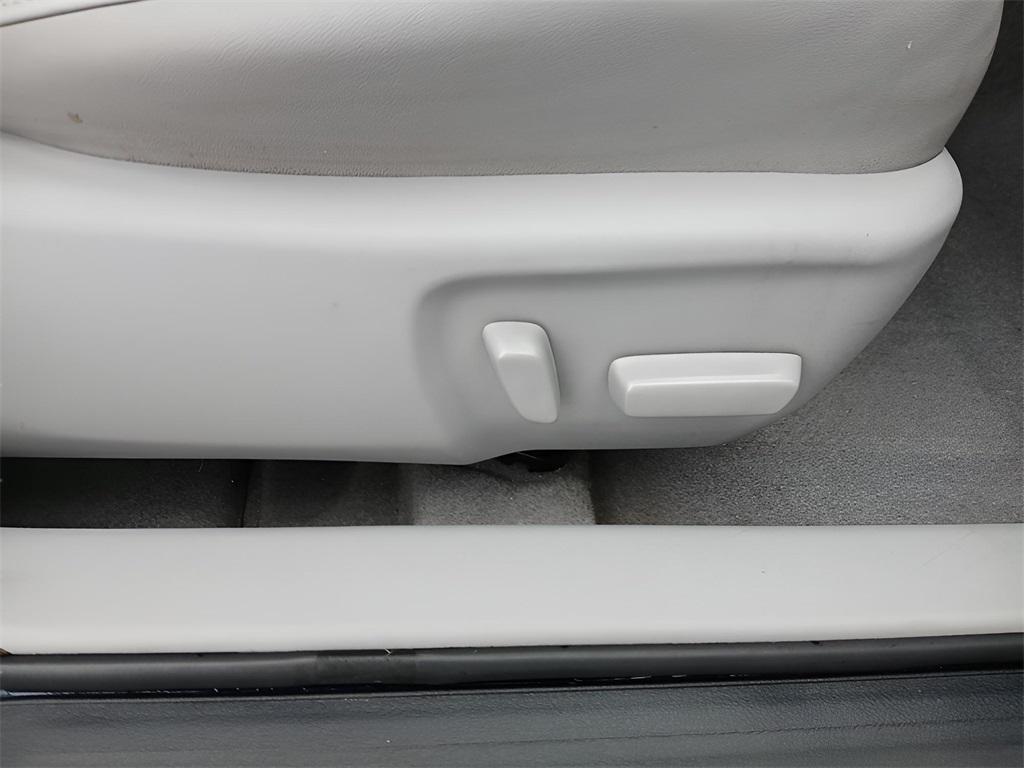 used 2017 Toyota Camry Hybrid car, priced at $16,747