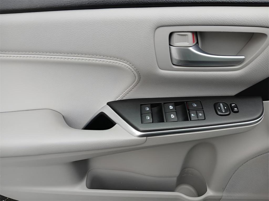 used 2017 Toyota Camry Hybrid car, priced at $16,747