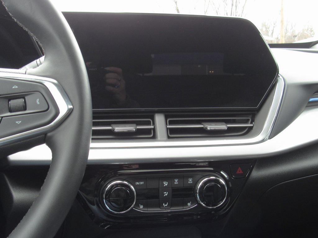 used 2024 Chevrolet Trax car, priced at $20,769