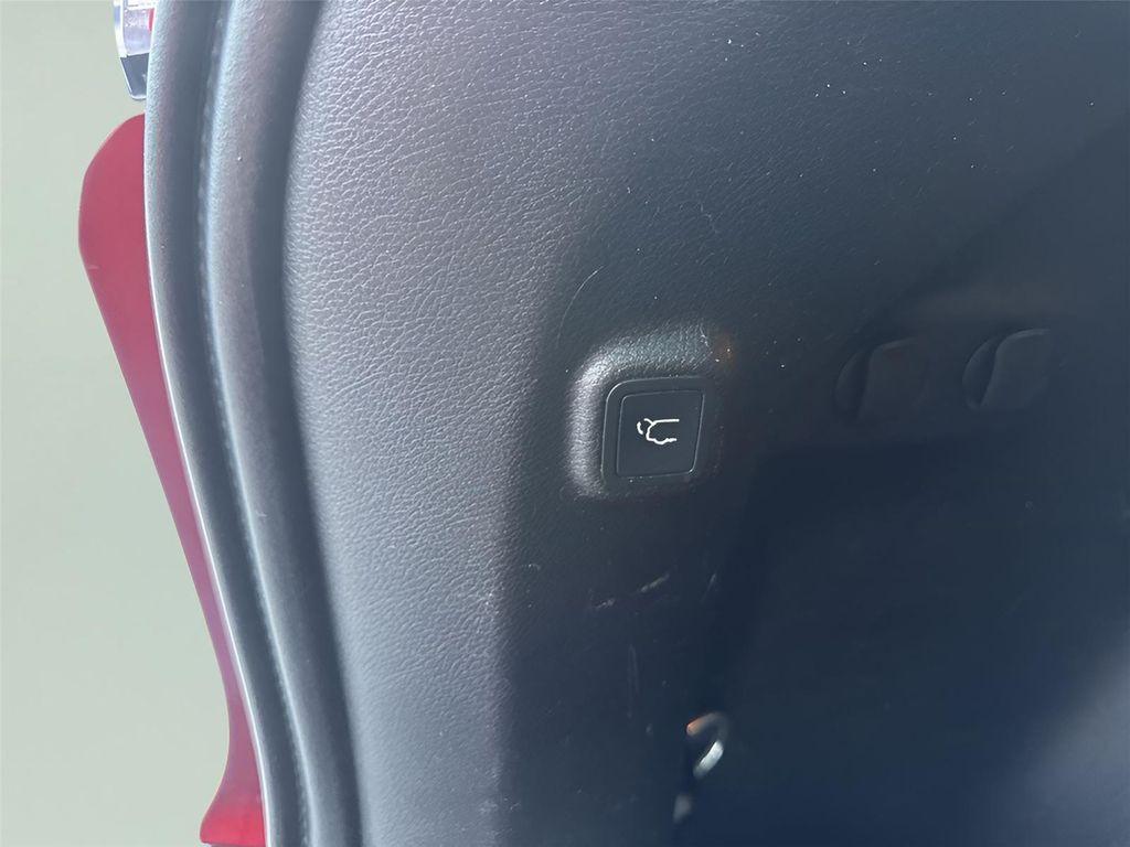 used 2019 Jeep Cherokee car, priced at $16,277