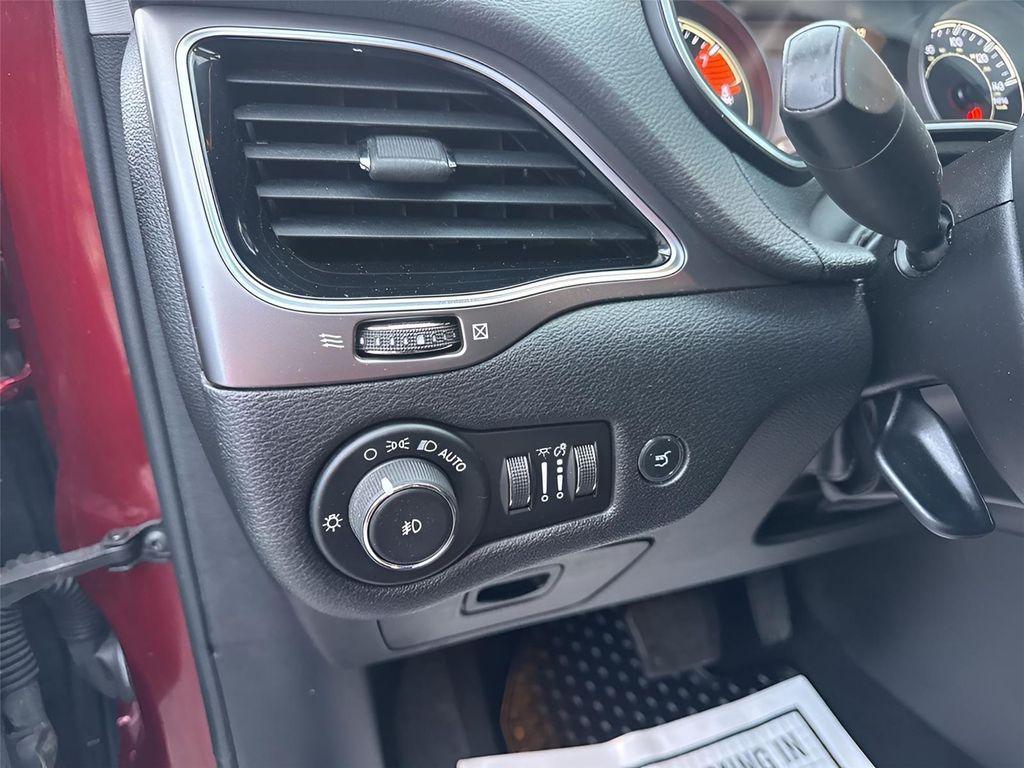 used 2019 Jeep Cherokee car, priced at $16,277