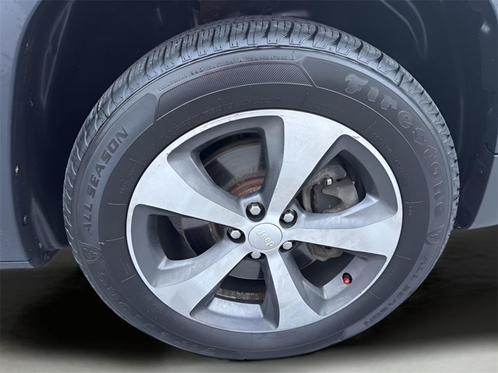 used 2019 Jeep Cherokee car, priced at $17,147