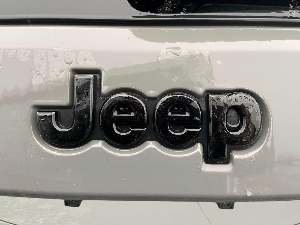 used 2020 Jeep Grand Cherokee car, priced at $17,503
