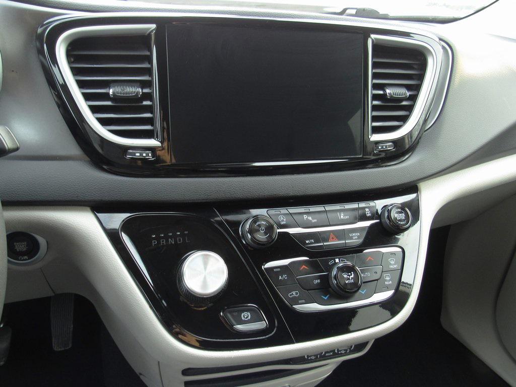 used 2024 Chrysler Pacifica car, priced at $29,839