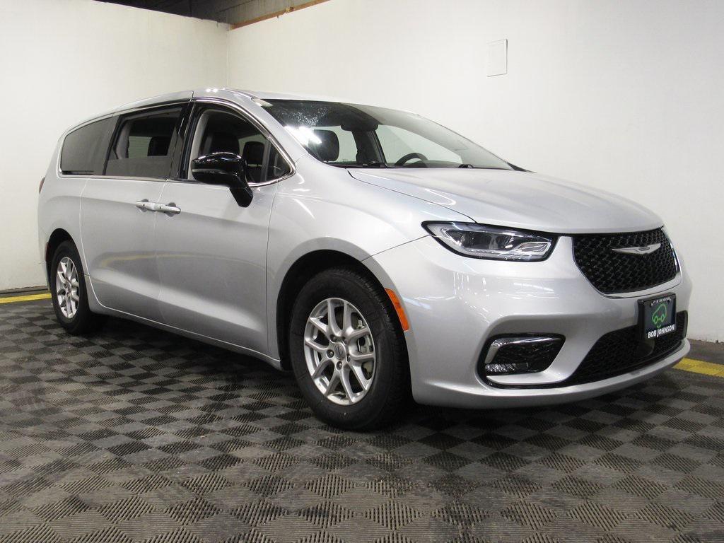 used 2024 Chrysler Pacifica car, priced at $29,839