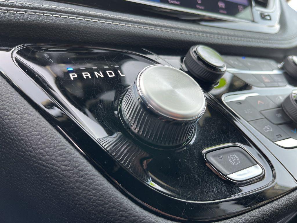 used 2024 Chrysler Pacifica car, priced at $36,056