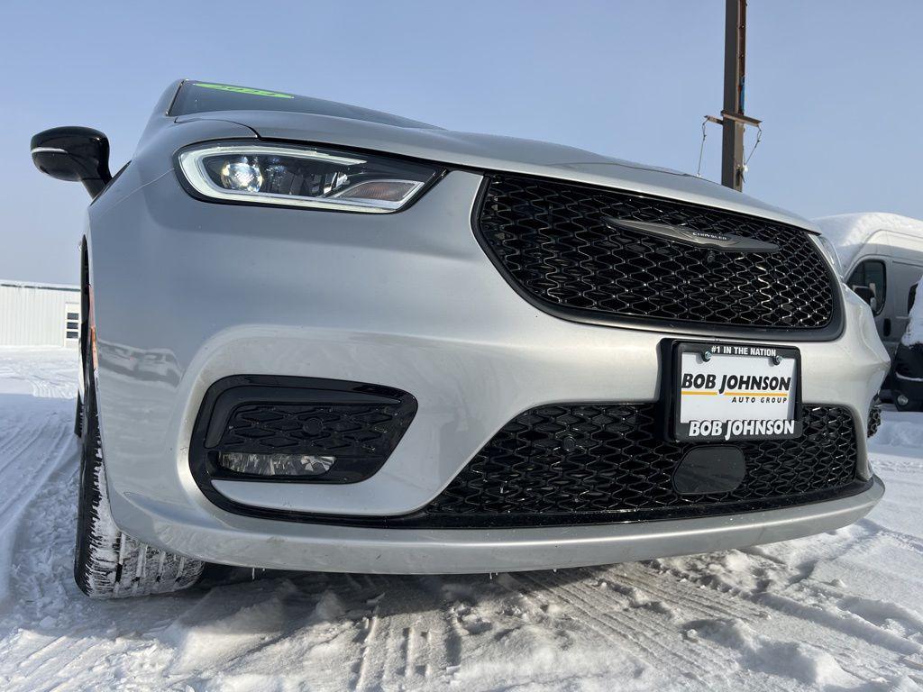 used 2024 Chrysler Pacifica car, priced at $36,056