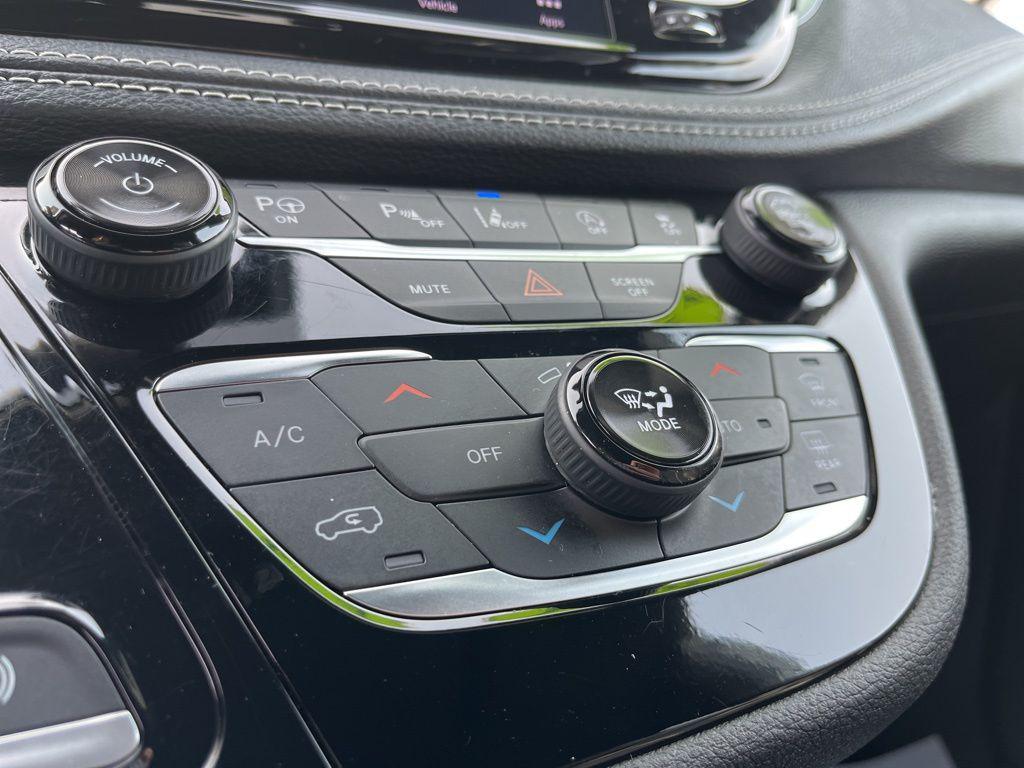 used 2024 Chrysler Pacifica car, priced at $36,056