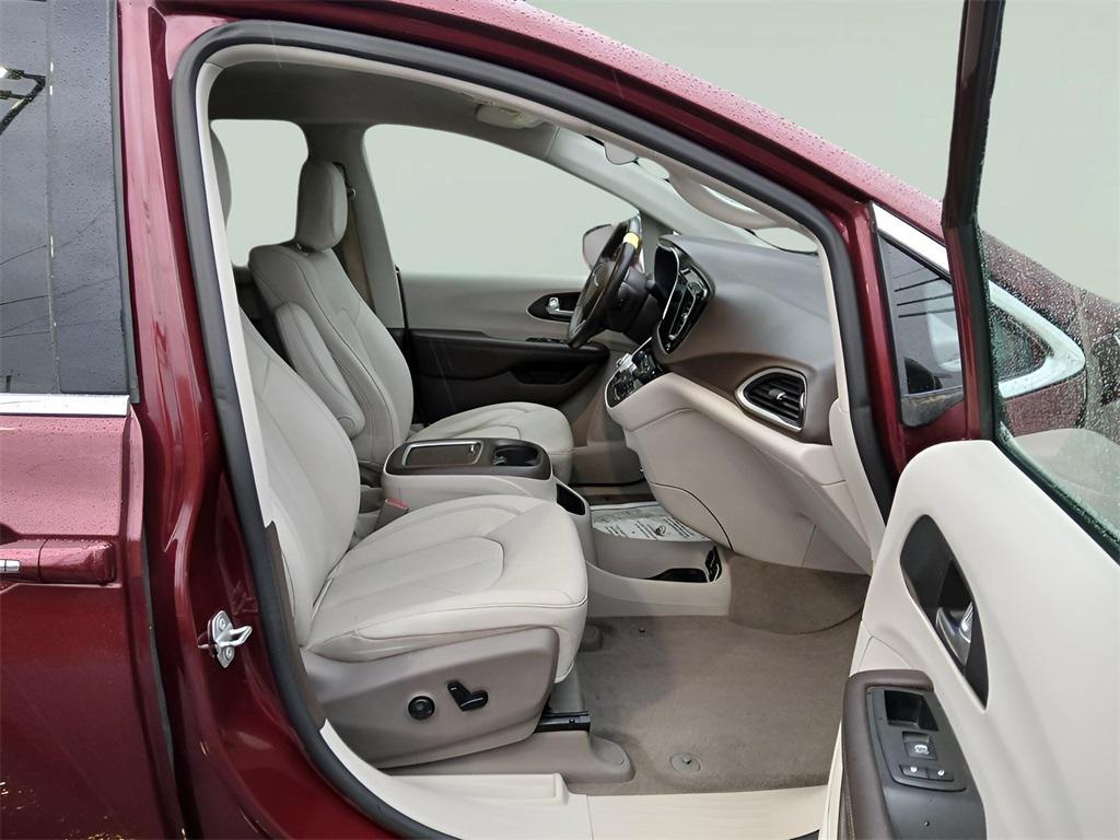 used 2020 Chrysler Pacifica car, priced at $16,929