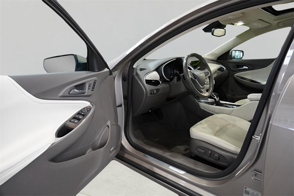 used 2022 Chevrolet Malibu car, priced at $17,992