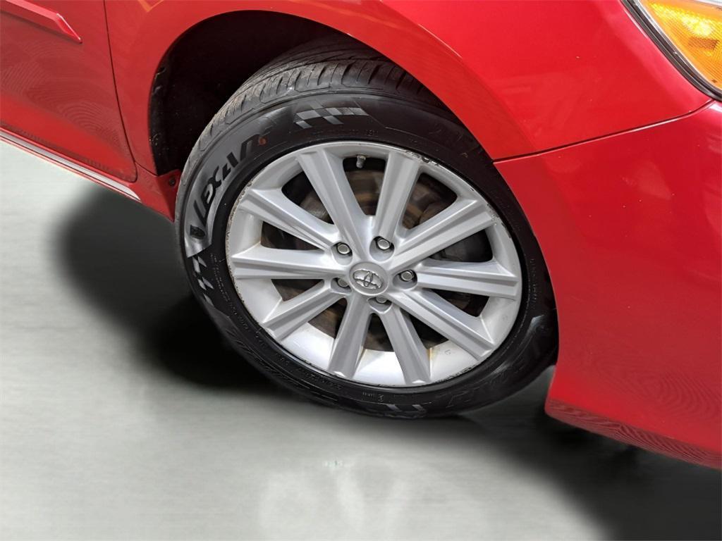 used 2014 Toyota Camry Hybrid car, priced at $12,910