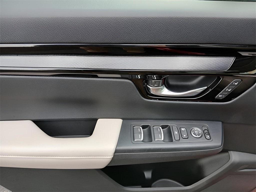 used 2025 Honda CR-V car, priced at $32,349