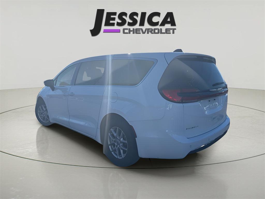 used 2024 Chrysler Pacifica car, priced at $28,299