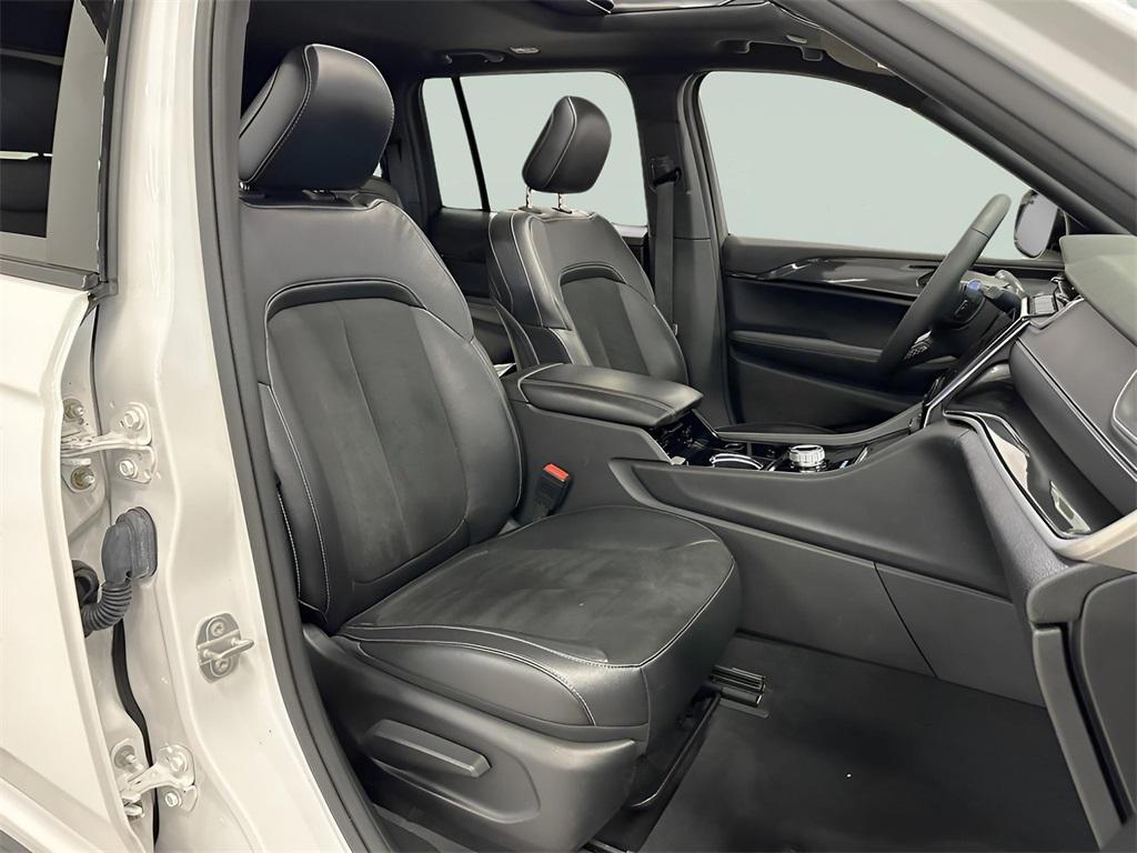 used 2023 Jeep Grand Cherokee car, priced at $29,750